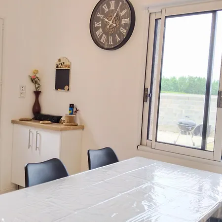 Maisonette בית נופש מונטובן